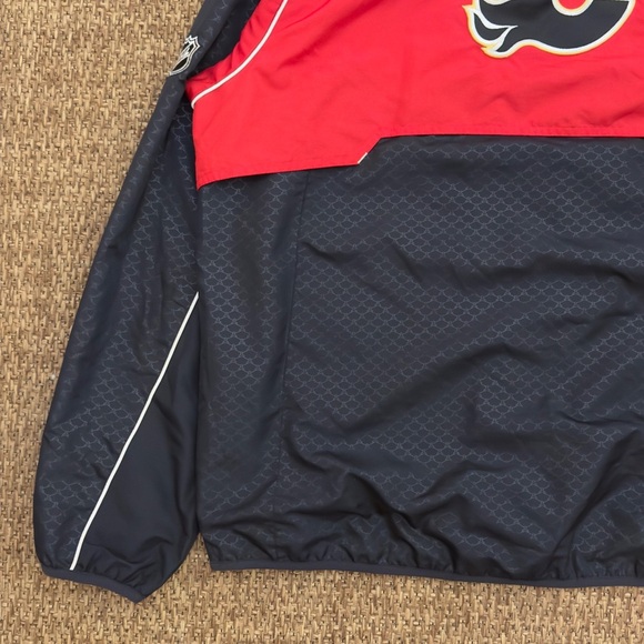 Vintage Calgary Flames NHL Reebok Era 1/4 Zip Pullover Jacket - Picture 3 of 15